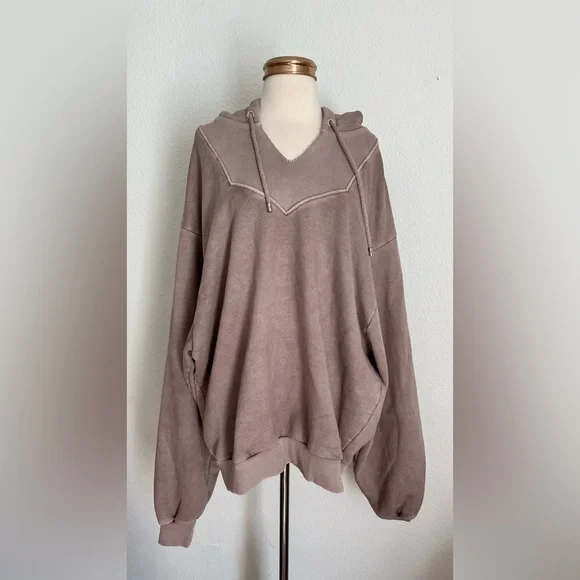 Son of Wind (NWT)Unisex Crow Hoodie Sweatshirt in Beige